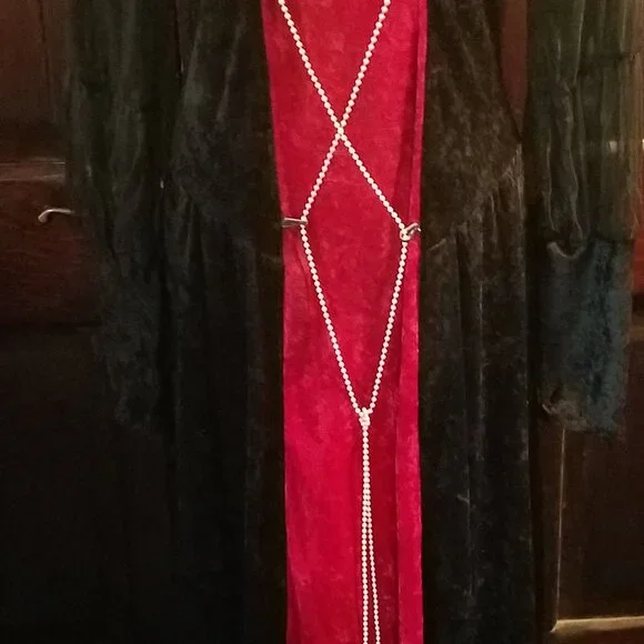 Charades Maxi Renaissance Dress - Picture 2 of 9